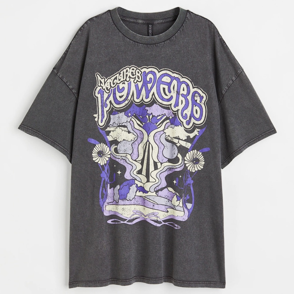 H&M Divided “Natures Powers” Graphic Oversized Tee